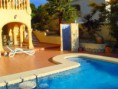 /album/villas-pour-10-12-personnes-/piscine-et-douche-exterieure-jpg/